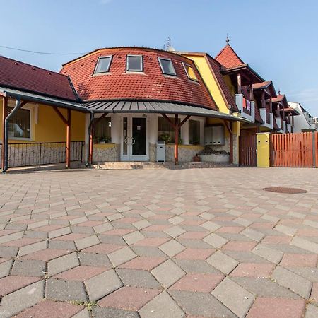 Margareta Apartman Es Ueduelohaz Bogacs Bagian luar foto