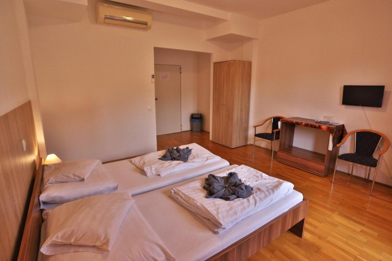 Margareta Apartman Es Ueduelohaz Bogacs Bagian luar foto