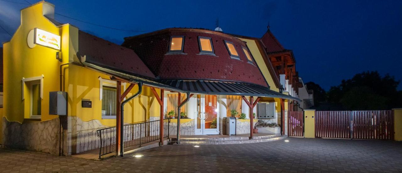 Margareta Apartman Es Ueduelohaz Bogacs Bagian luar foto