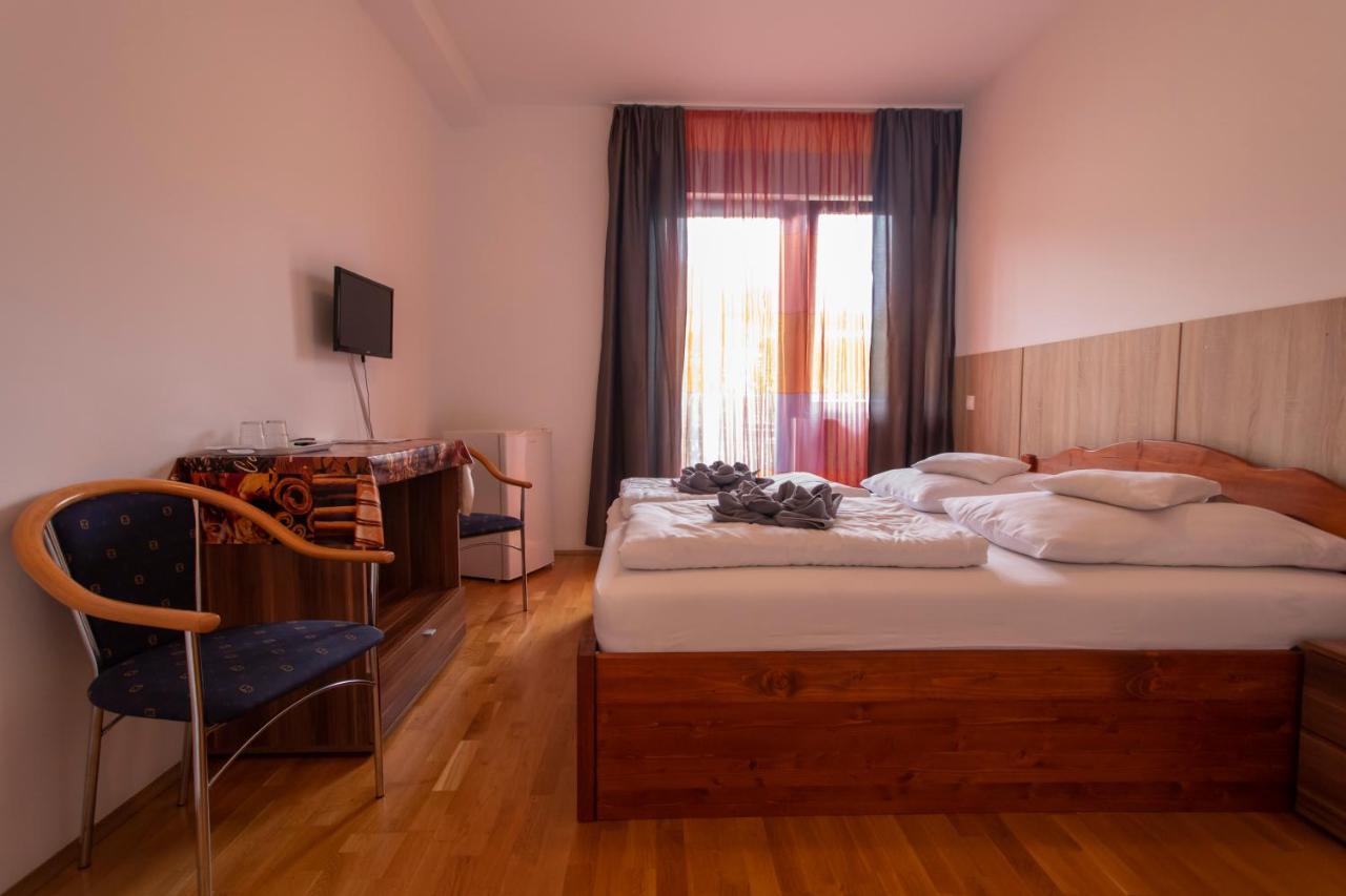 Margareta Apartman Es Ueduelohaz Bogacs Bagian luar foto
