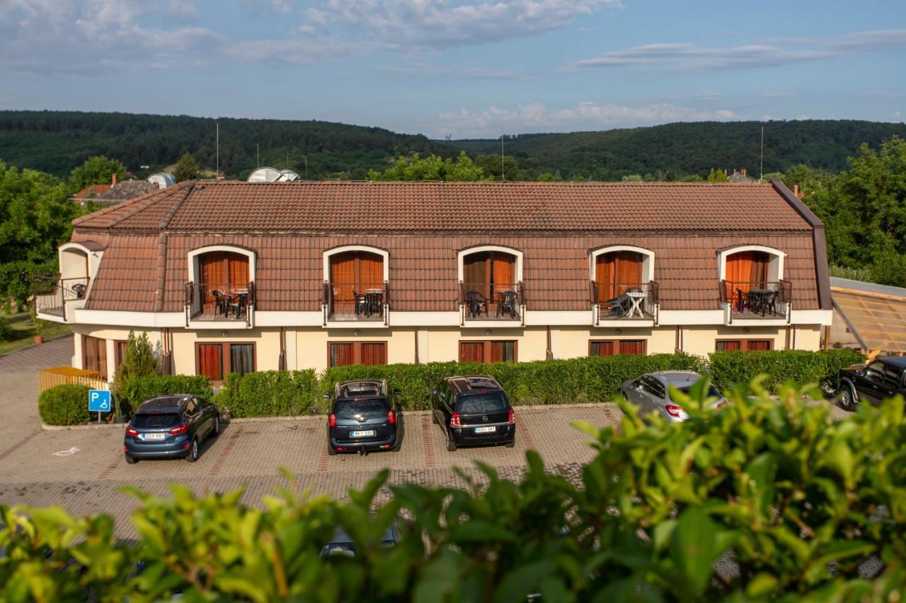 Margareta Apartman Es Ueduelohaz Bogacs Bagian luar foto