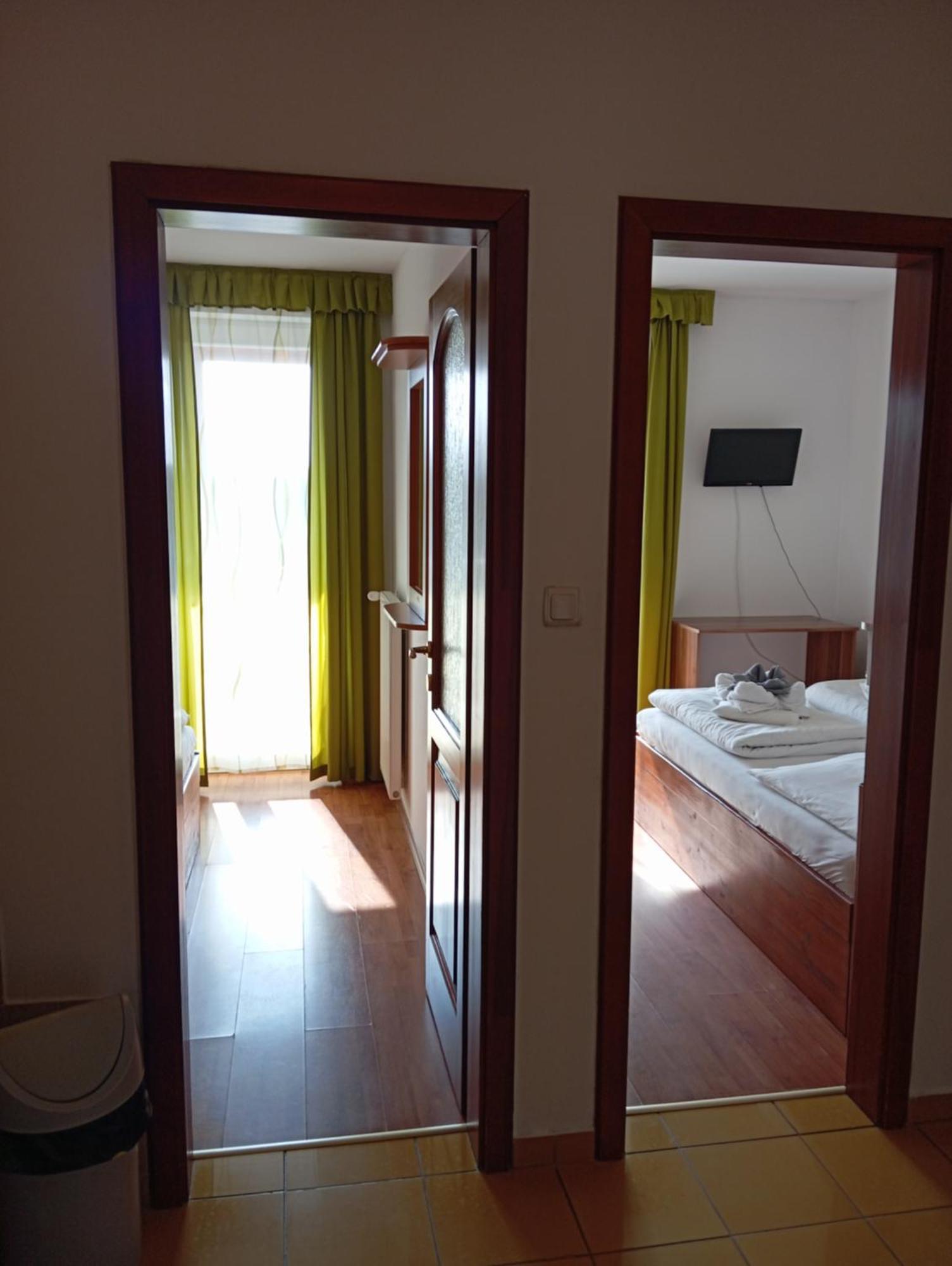 Margareta Apartman Es Ueduelohaz Bogacs Bagian luar foto